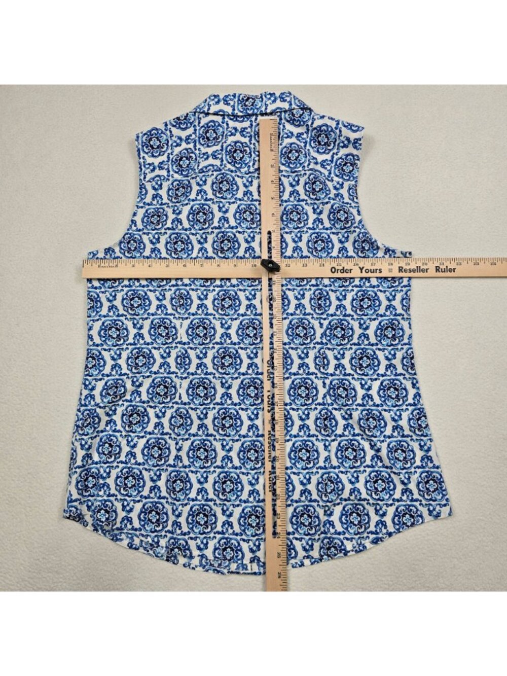 Talbots Womens Size 10 Sleeveless Button-Down Shirt Blue White Floral Non-Iron - Picture 4 of 4